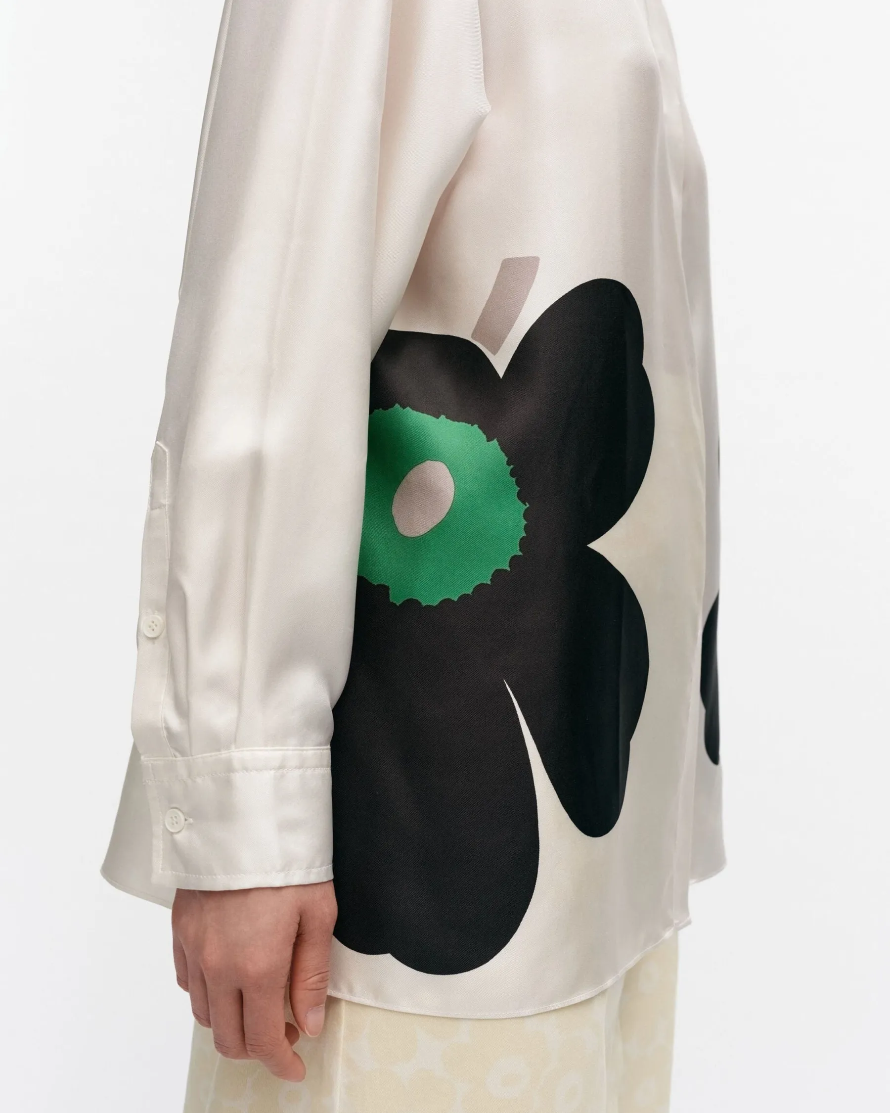 Paidat Ja Tunikat^Marimekko Outi Heijastus Unikko Silkkipaita